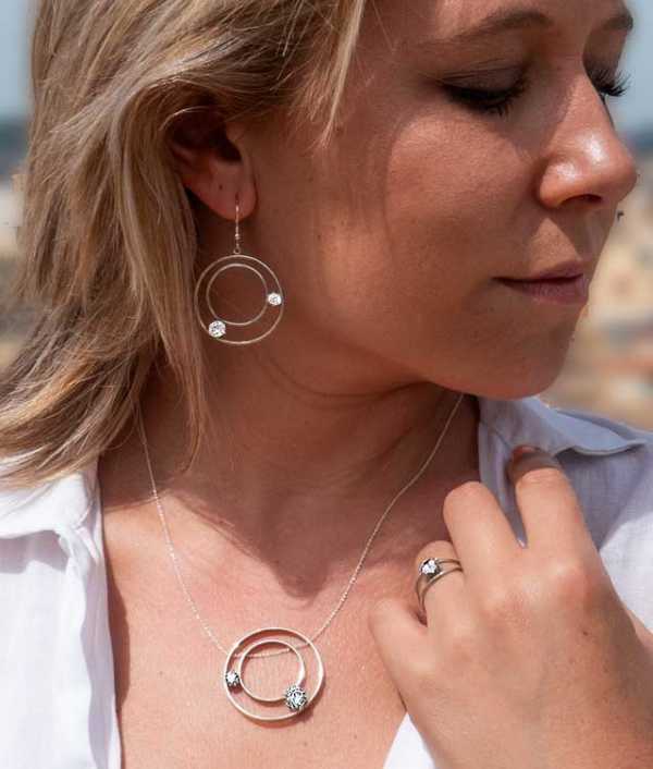 Halsband för kvinnor från Jewelry by Moette