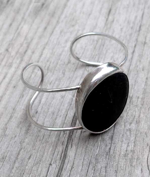 ROCKY BLACK STONE ARMBAND