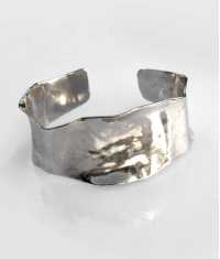 CRATER ARMBAND, SILVER