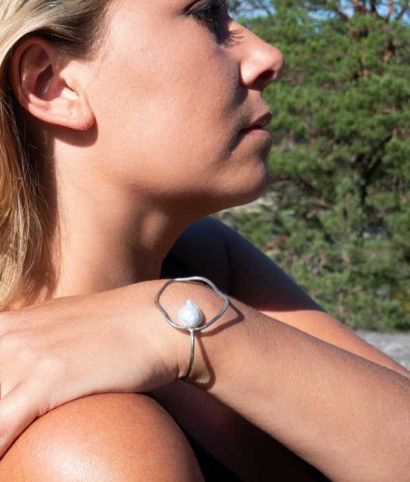 SEA PEARLS CLOUD ARMBAND