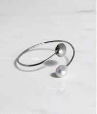 SHELL AND SEA PEARL ARMBAND