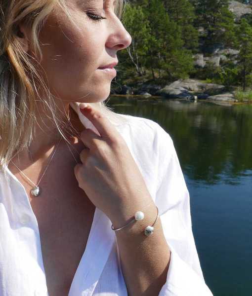 SHELL AND SEA PEARL ARMBAND