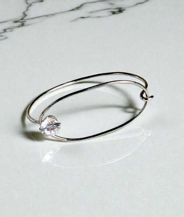 SPOTLIGHT OVAL ARMBAND