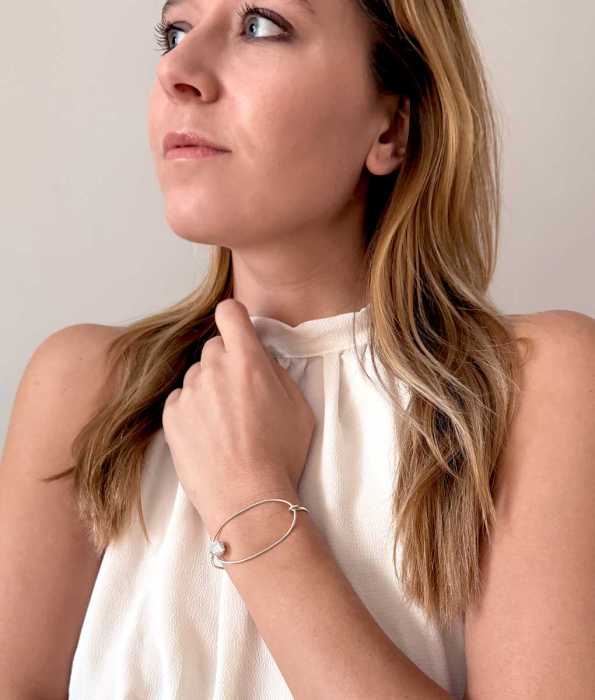 SPOTLIGHT OVAL ARMBAND