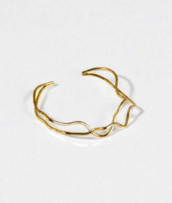 WAVES GULD ARMBAND, MELLAN