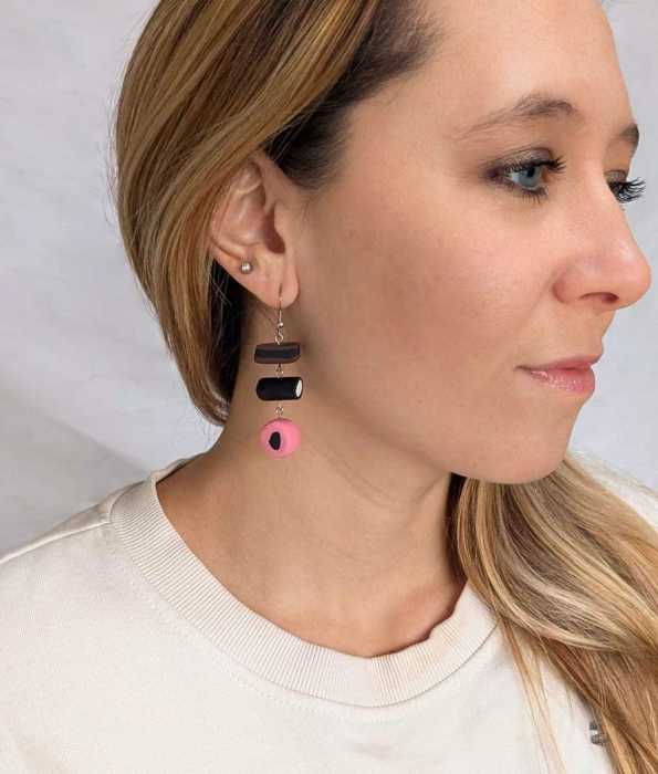 BASSETS ÖRHÄNGEN, BRUN/ROSA