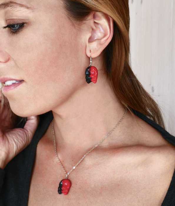 BUBS HALLONLAKRITSSKALLE ÖRHÄNGEN