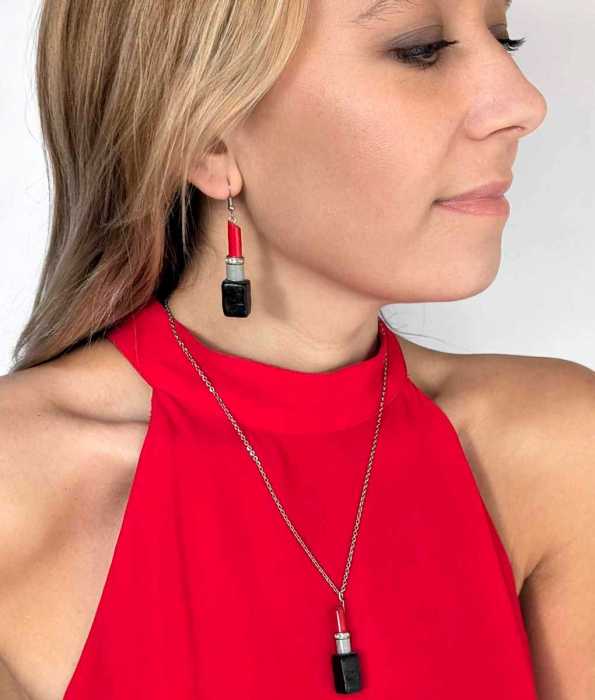 LÄPPSTIFT ÖRHÄNGEN