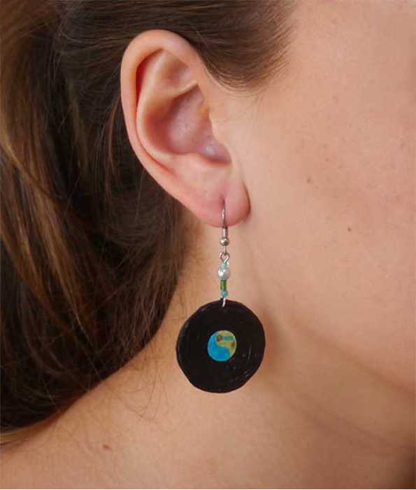 VINYLSKIVA ÖRHÄNGEN