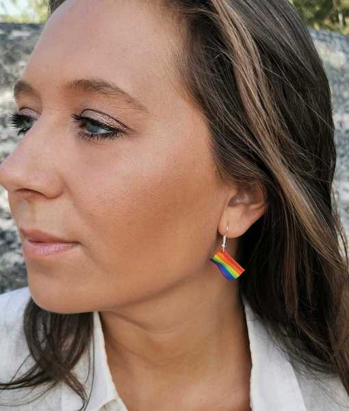 PRIDE FLAGGA ÖRHÄNGEN