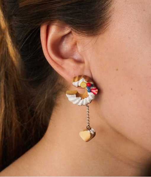 SOCKERKAKA ÖRHÄNGEN, MED BIT