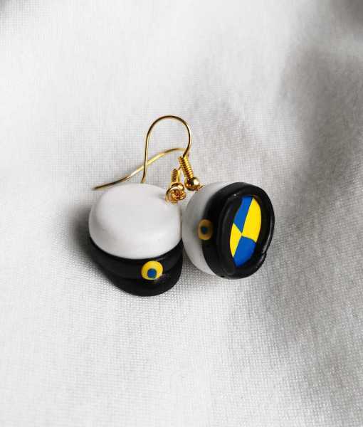 STUDENTMÖSSA ÖRHÄNGEN