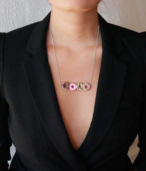 FYRA MUNKAR HALSBAND