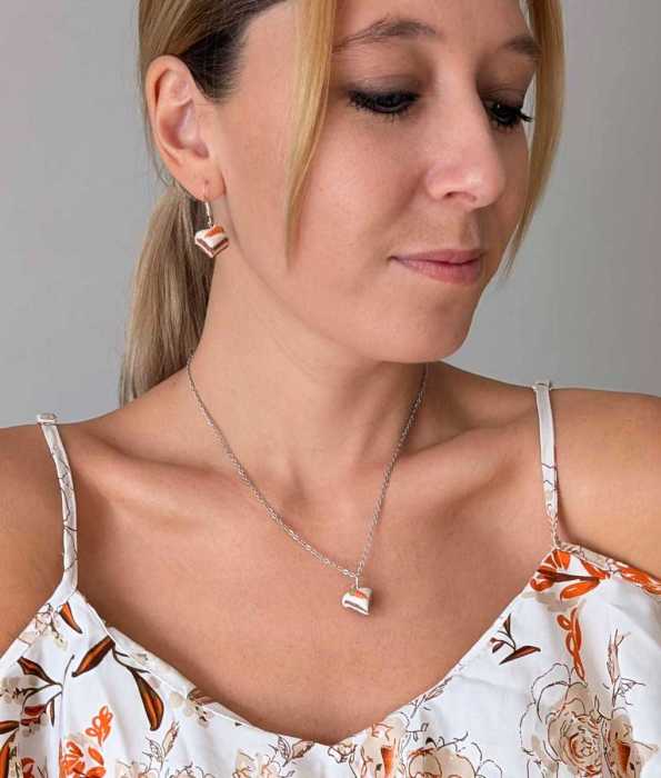 MOROTSTÅRTA HALSBAND