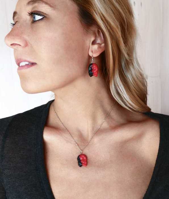 BUBS HALLONLAKRITSSKALLE HALSBAND