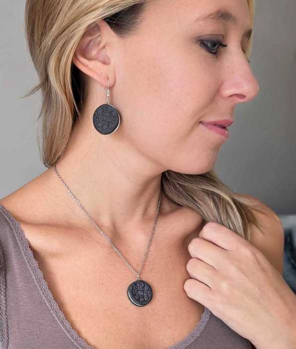 OREO KAKA HALSBAND, LITEN