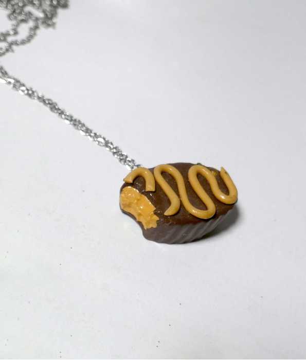 CHOKLADPRALIN HALSBAND