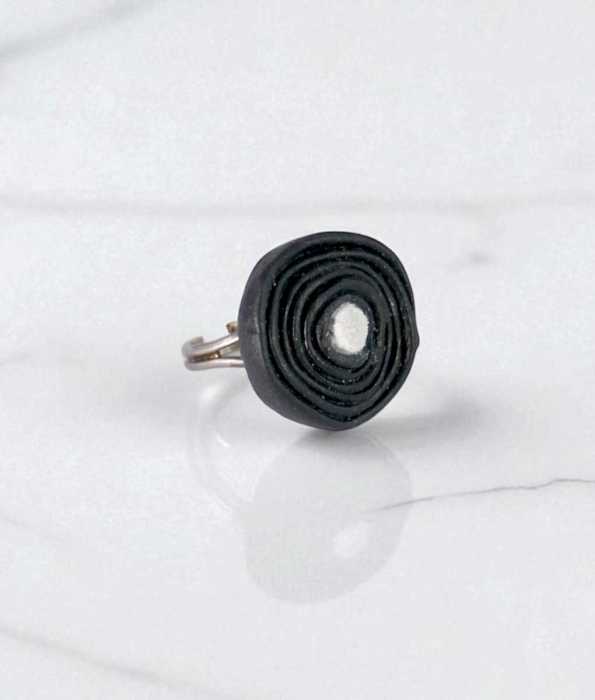 LAKRITS BILDÄCK RING