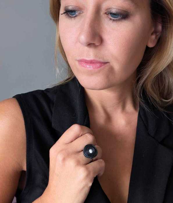 LAKRITS BILDÄCK RING