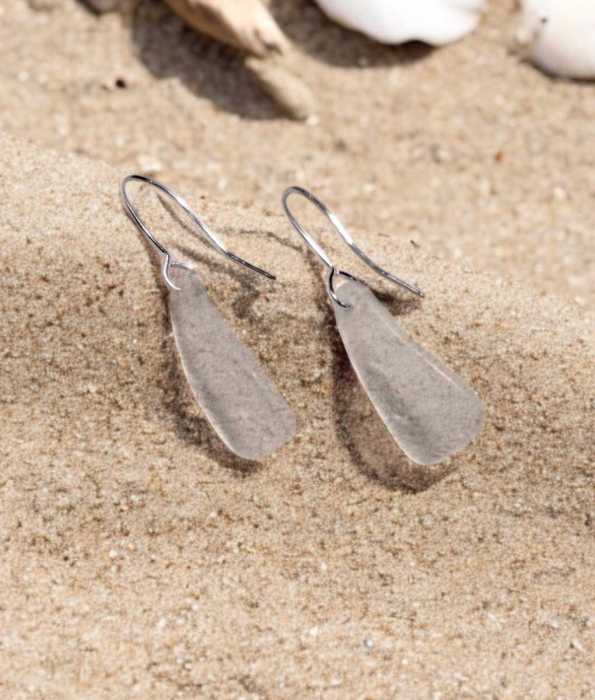 BEACH GLASS HOOK ÖRHÄNGEN, KORT