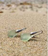 BEACH GLASS TEAR DROP ÖRHÄNGEN