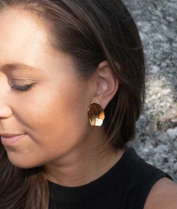 CRATER EARRINGS, GOLD