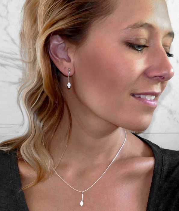 DOWN THE LINE ÖRHÄNGEN, NAVETTE