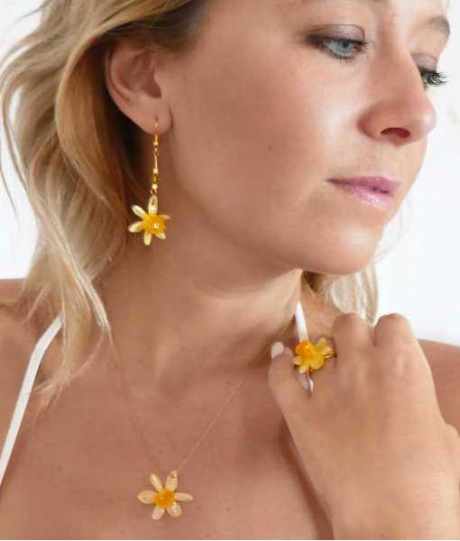 PÅSKLILJA ÖRHÄNGEN, PÄRLOR