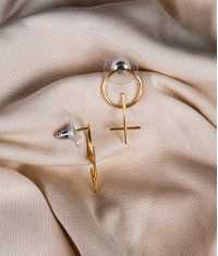 FEMMINA GULD ÖRHÄNGEN, STIFT