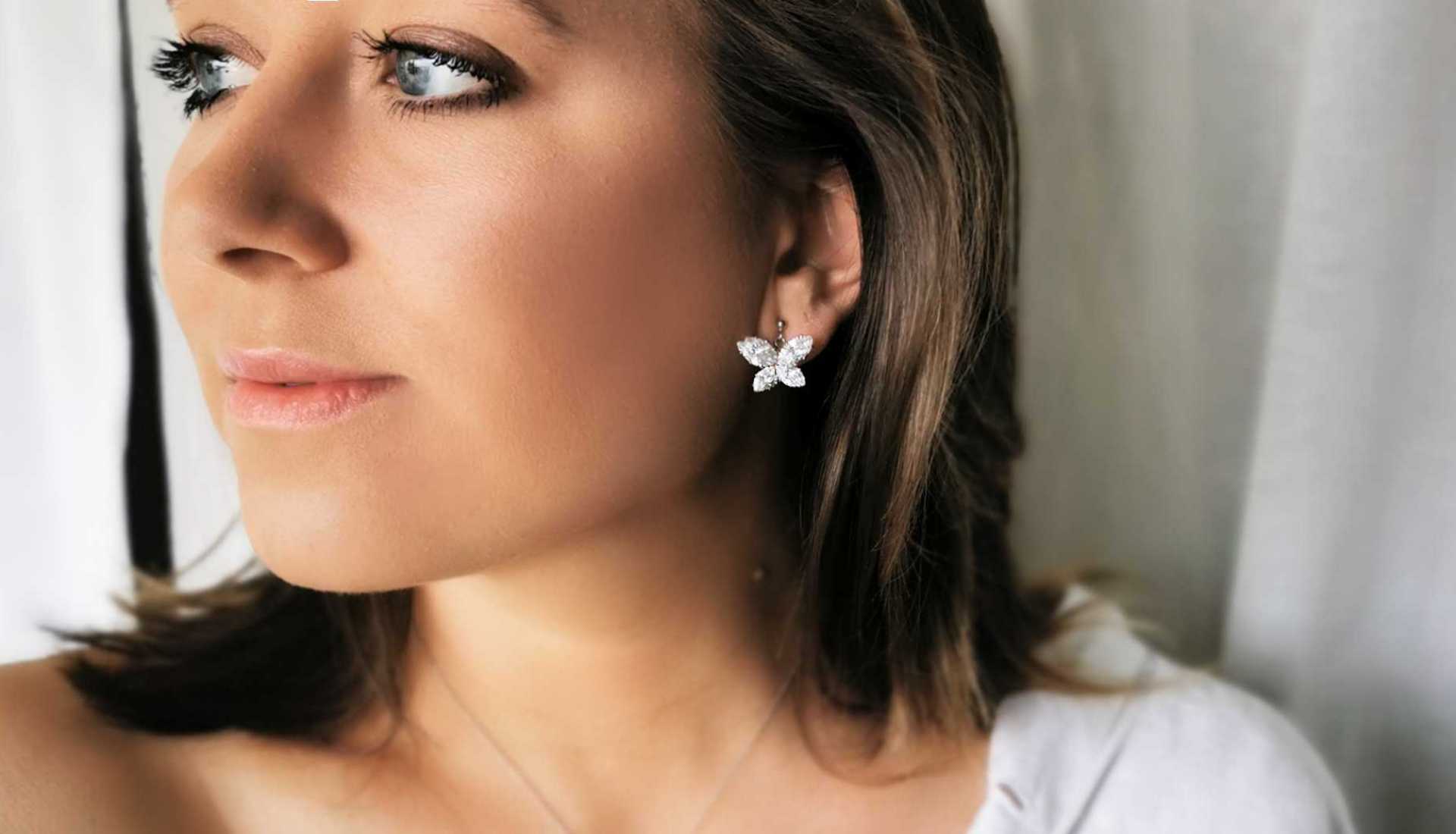 Burrefly earrings from Jewelry by Moette