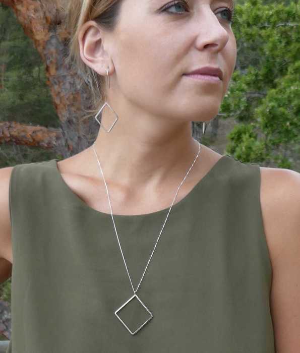 DON'T BE SQUARE HALSBAND, STOR