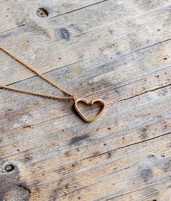 OPEN HEART HALSBAND, GULD-LITEN