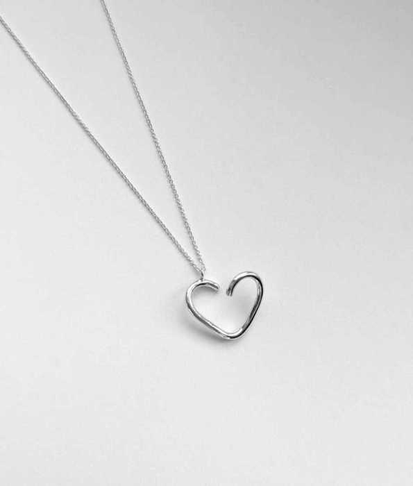 OPEN HEART HALSBAND, SILVER-LITEN
