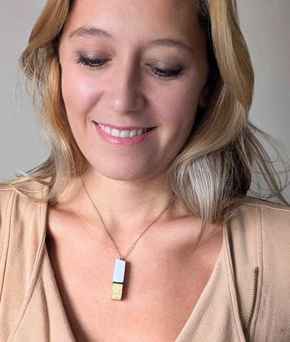 BETONG REKTANGEL HALSBAND