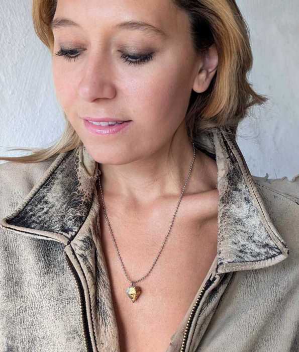 BETONG HALSBAND, SNURRA