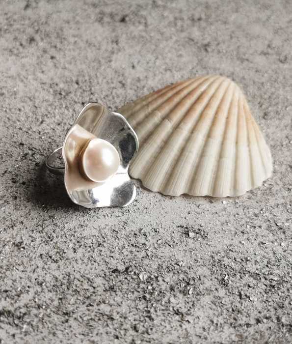 SEA PEARLS CUP RING, SILVER